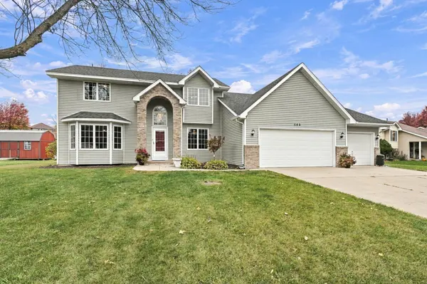 508 Lady Slipper AVE NE, New Prague, MN 56071