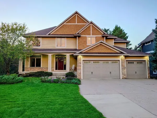 18658 Ponderosa CT, Eden Prairie, MN 55347