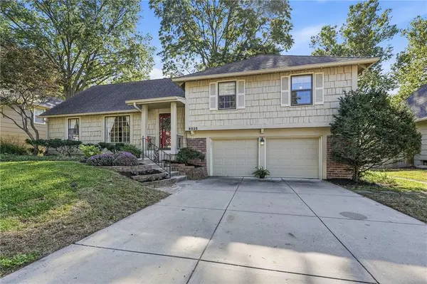 6525 W 100th TER, Overland Park, KS 66212
