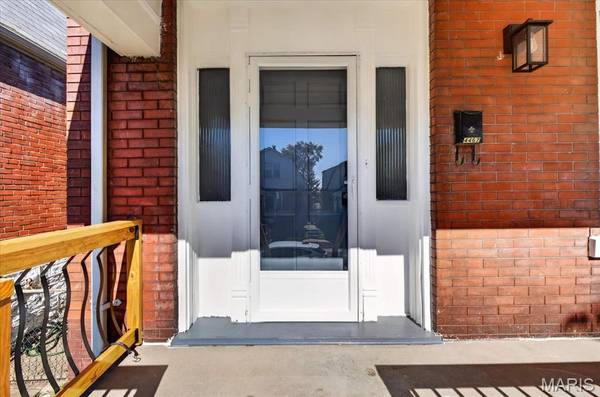 4467 Wilcox AVE, St Louis, MO 63116