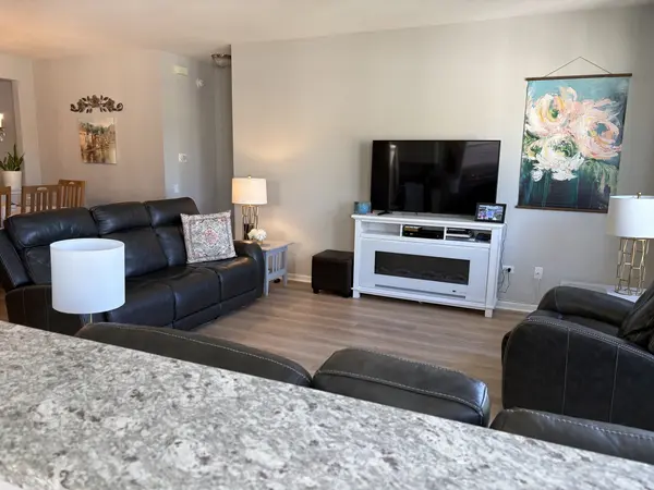 708 Tahoe TRL, Elgin, IL 60124