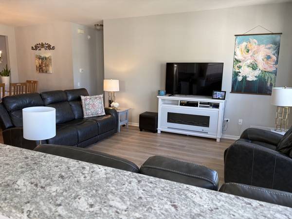 708 Tahoe TRL, Elgin, IL 60124