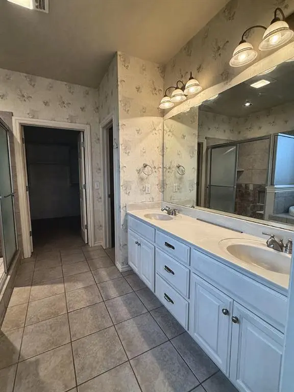 2921 Longmeadow, Edmond, OK 73003