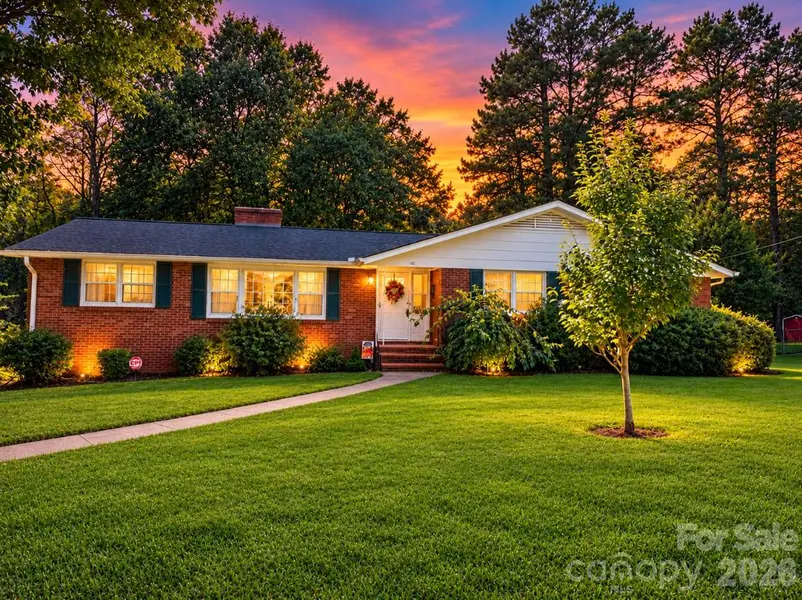 604 12th AVE NE, Hickory, NC 28601