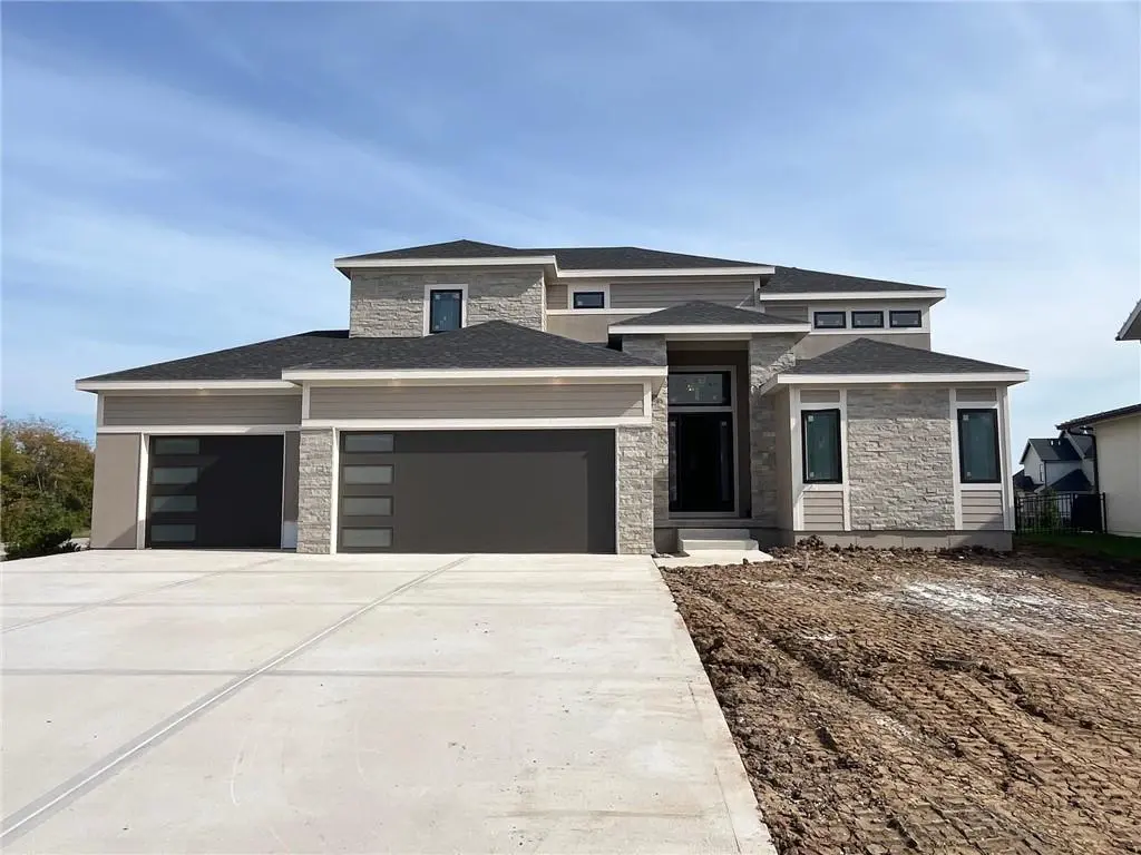 16701 Parkhill ST, Overland Park, KS 66221