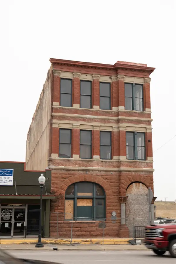 200 N Main ST, Taylor, TX 76574