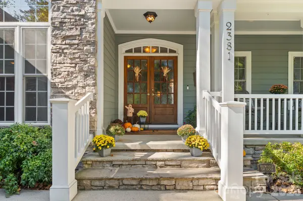 2381 Crofte DR, Sherrills Ford, NC 28673