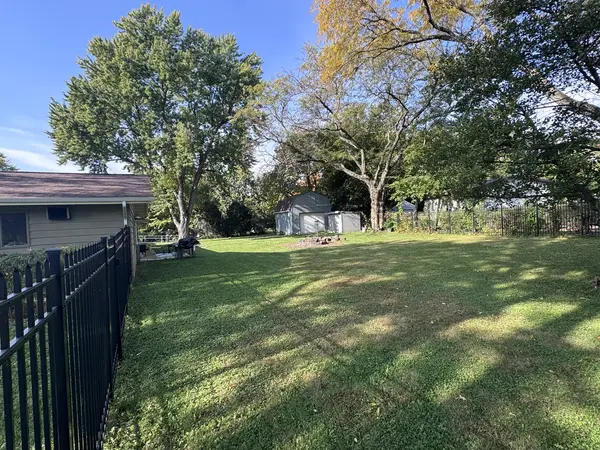 60 S West DR, Oswego, IL 60543