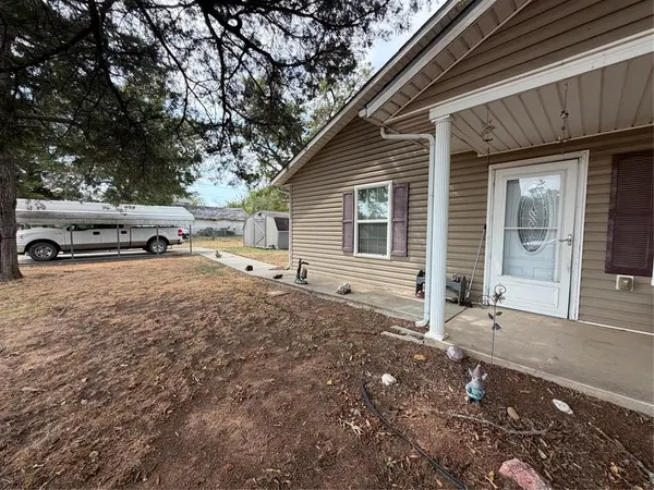 500 N Ballard, Maud, OK 74854