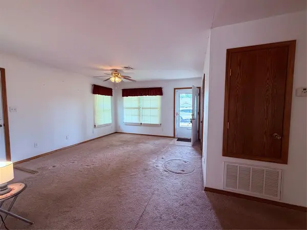 500 N Ballard, Maud, OK 74854