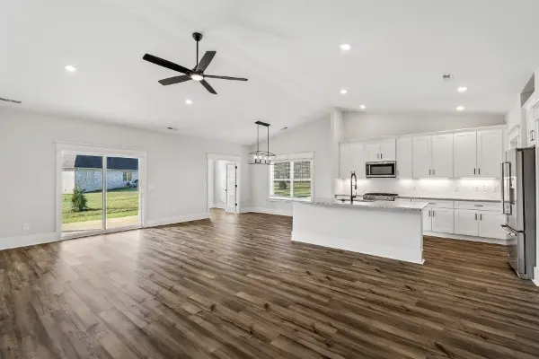 404 Springbrook Blvd, White House, TN 37188
