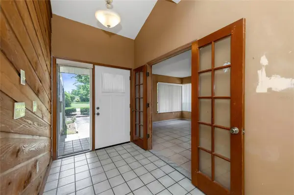 7448 17TH LN NE, St Petersburg, FL 33702