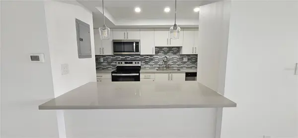 775 N VILLAGE DR N #209, St Petersburg, FL 33716