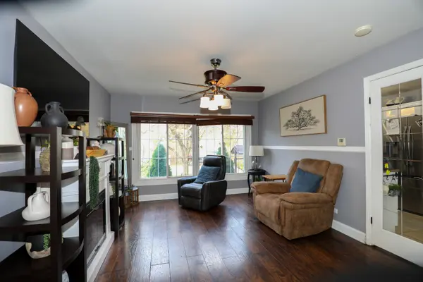 1013 Bonnie Brook LN, Round Lake Beach, IL 60073
