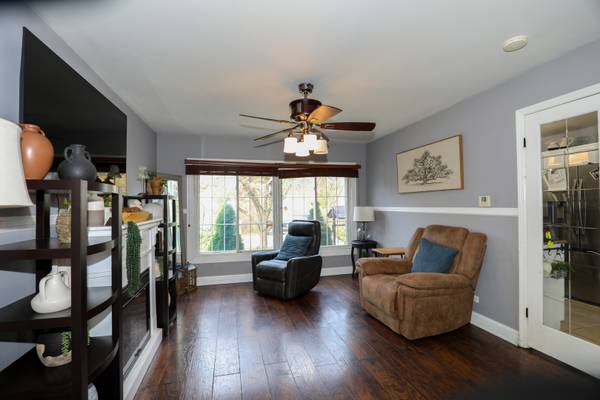 1013 Bonnie Brook LN, Round Lake Beach, IL 60073