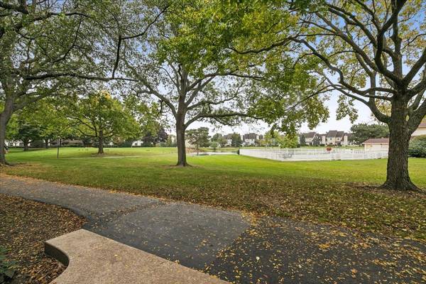 13200 W Heiden CIR #2101, Lake Bluff, IL 60044