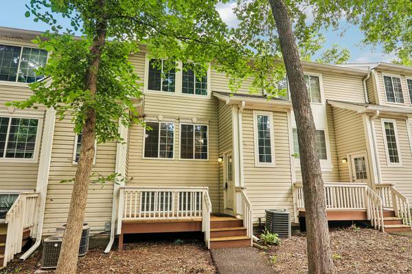 95 N Macgillis DR, Round Lake, IL 60073