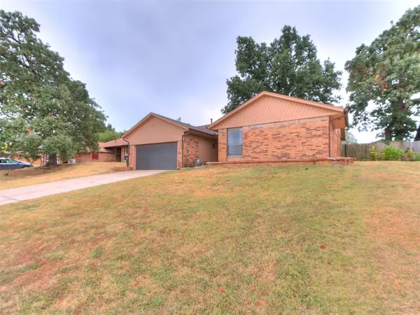 1112 Hawthorne DR, Midwest City, OK 73110