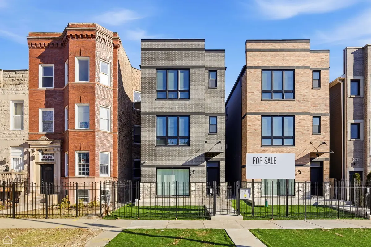 4741 S Indiana AVE, Chicago, IL 60615