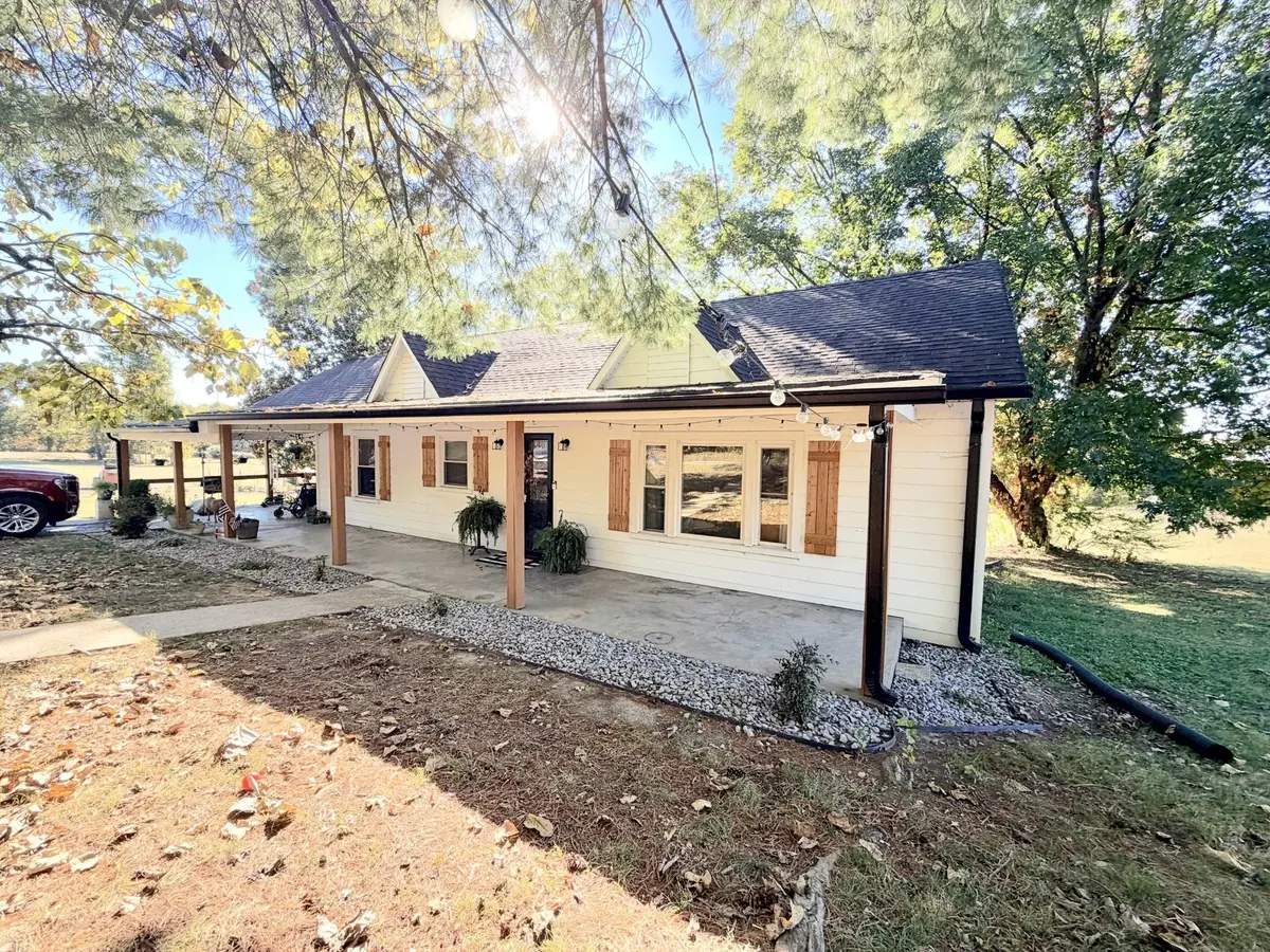 1340 Puryears Bend Rd, Hartsville, TN 37074