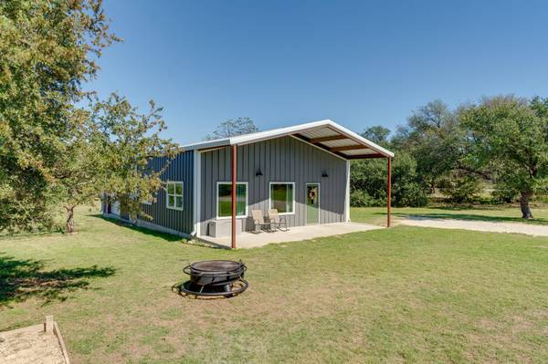 140 Bear Branch RD, Purmela, TX 76566