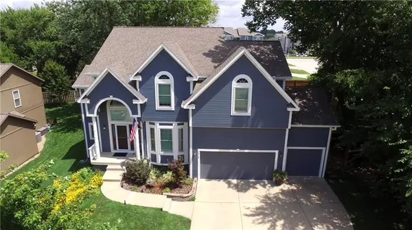 7415 Meadowsweet LN, Shawnee, KS 66227