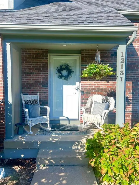 12131 Farley ST, Overland Park, KS 66213