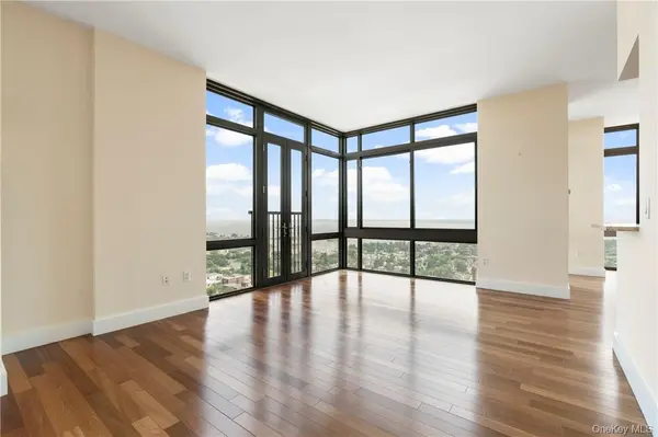 175 Huguenot ST #PH201, New Rochelle, NY 10801