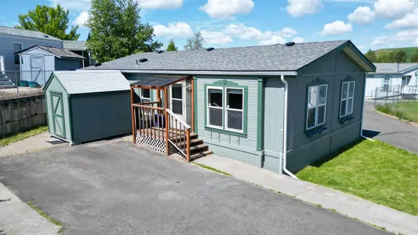 260 NW Golden Hills #63, Pullman, WA 99163