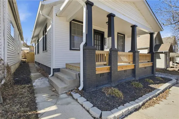 1214 S 22nd ST, St Joseph, MO 64507