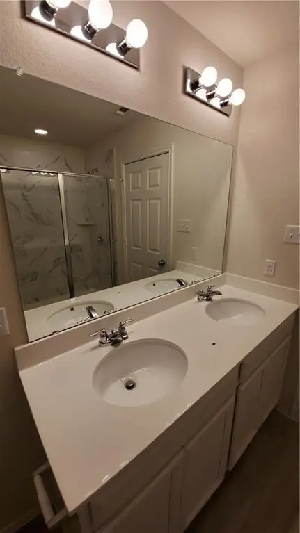 253 La Dera DR, Liberty Hill, TX 78642