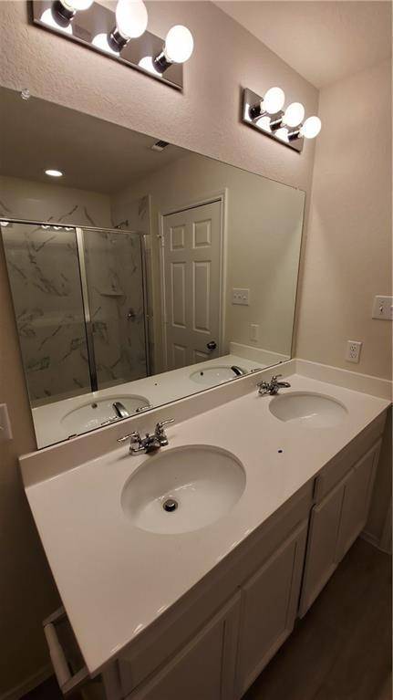 253 La Dera DR, Liberty Hill, TX 78642