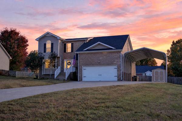 498 Kristie Michelle Ln, Clarksville, TN 37042
