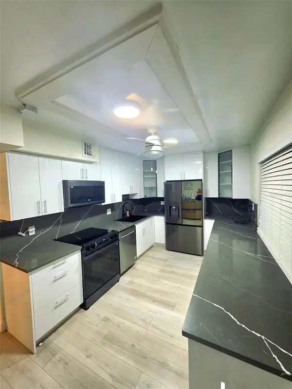 4020 W PALM AIRE DR #402, Pompano Beach, FL 33069