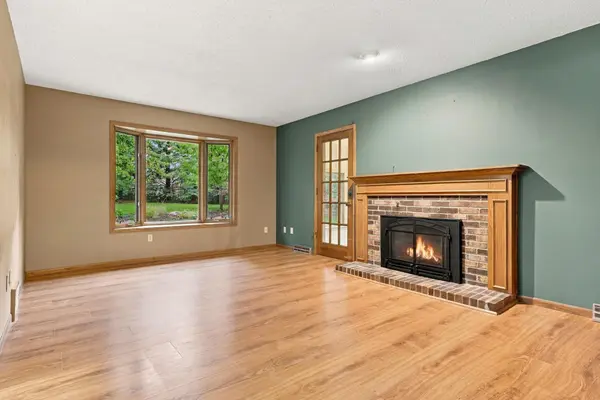 600 Chicago DR, Burnsville, MN 55306