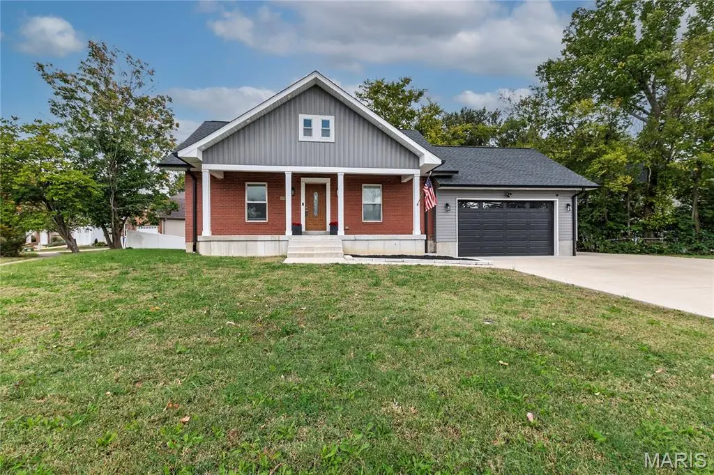4593 Old Baumgartner RD, Oakville, MO 63129