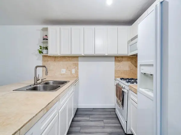 1607 Valleyridge DR #A, Austin, TX 78704
