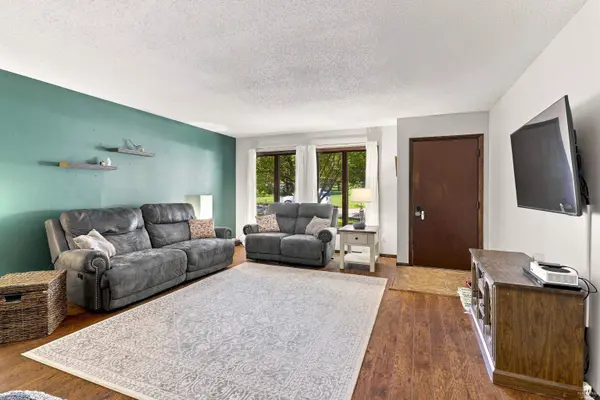1800 Cedar Crest DR, Manhattan, KS 66503
