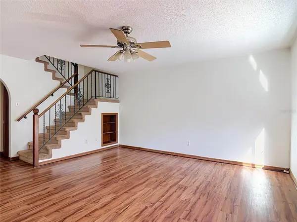 2066 OAK MEADOW CIR, South Daytona, FL 32119