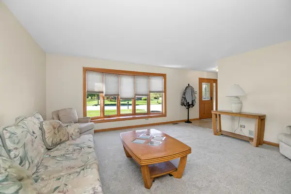 1163 Walter ST, Lemont, IL 60439