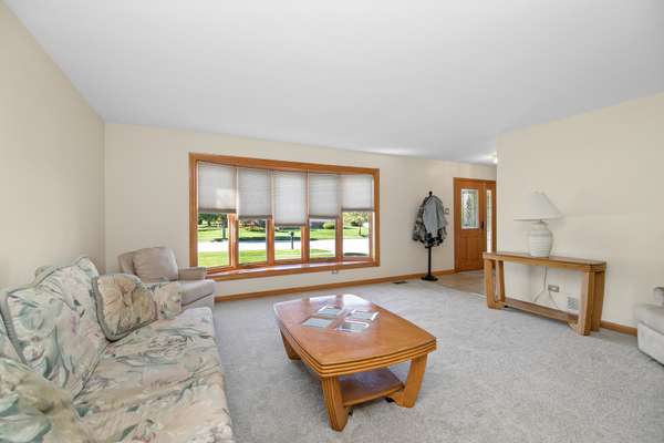 1163 Walter ST, Lemont, IL 60439