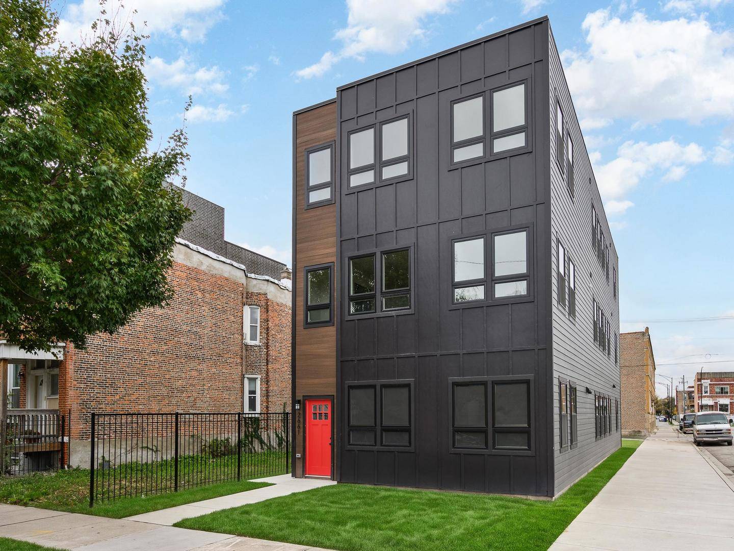 2661 W Monroe ST, Chicago, IL 60612