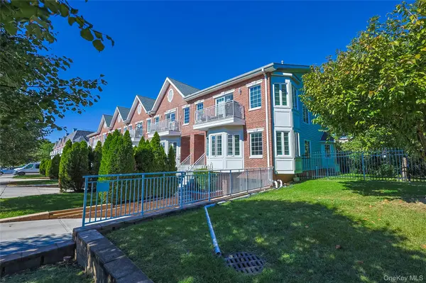 120-61 5th AVE, College Point, NY 11356
