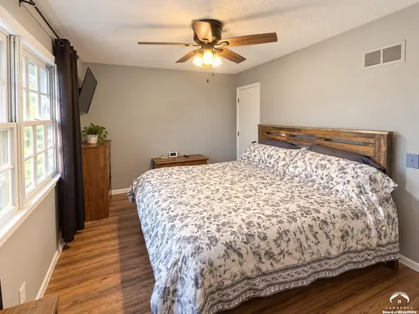 7 Stevens RD, Eudora, KS 66025