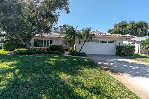 10248 IMPERIAL POINT DR E, Largo, FL 33774