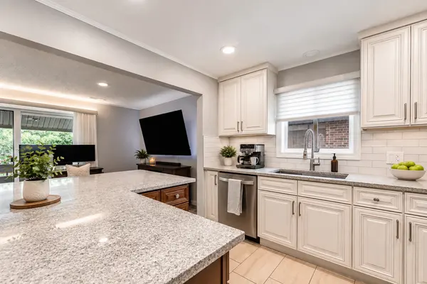 9600 Mason AVE #5, Oak Lawn, IL 60453