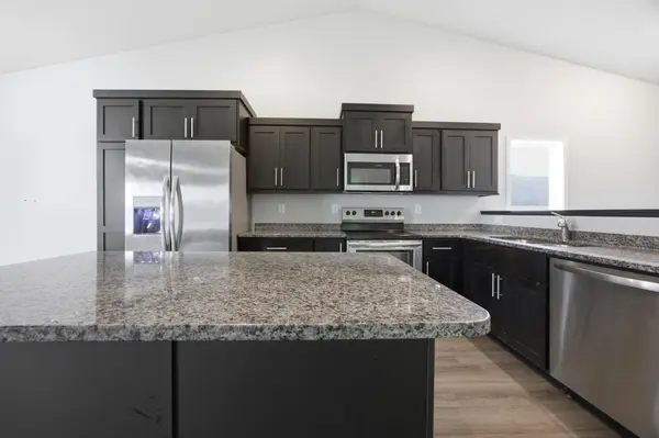 7247 27th ST S, Fargo, ND 58104