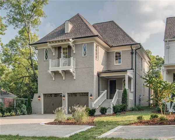 2011A Galbraith Dr, Nashville, TN 37215