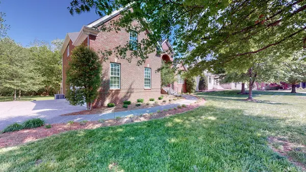 813 Highgrove Cir, Franklin, TN 37069
