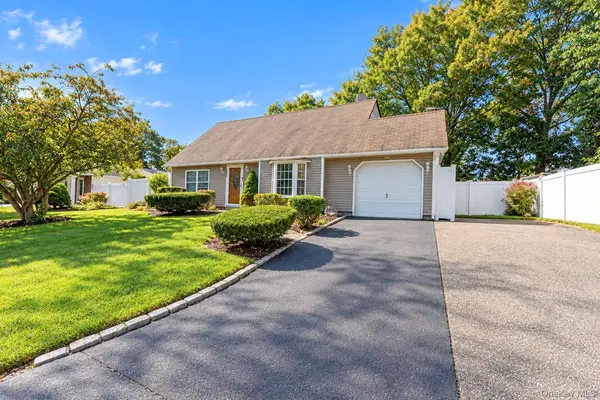 376 Boyle RD, Selden, NY 11784